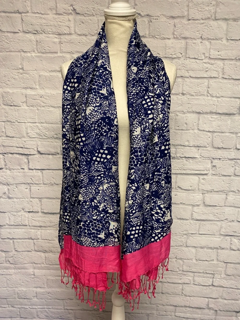 Lilly Pulitzer vibrant lilly